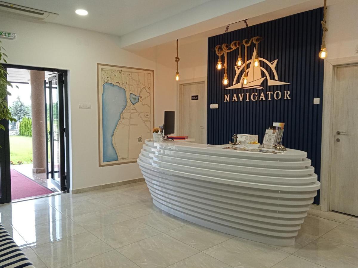 ホテル Navigator Palić エクステリア 写真